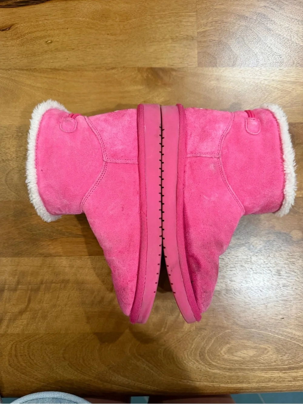 Koolaburra bright pink